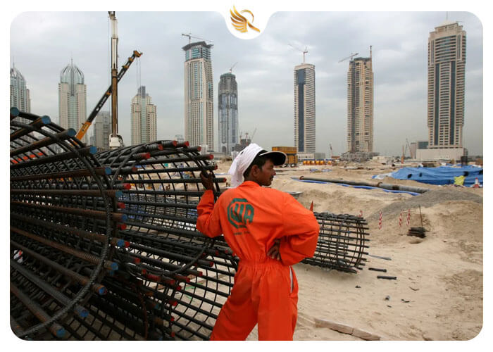 مهاجرت کاری افراد غیربومی به دبی و کار در صنعت