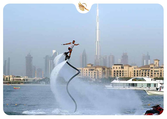 تفریح گردشگران در فلای بورد دبی